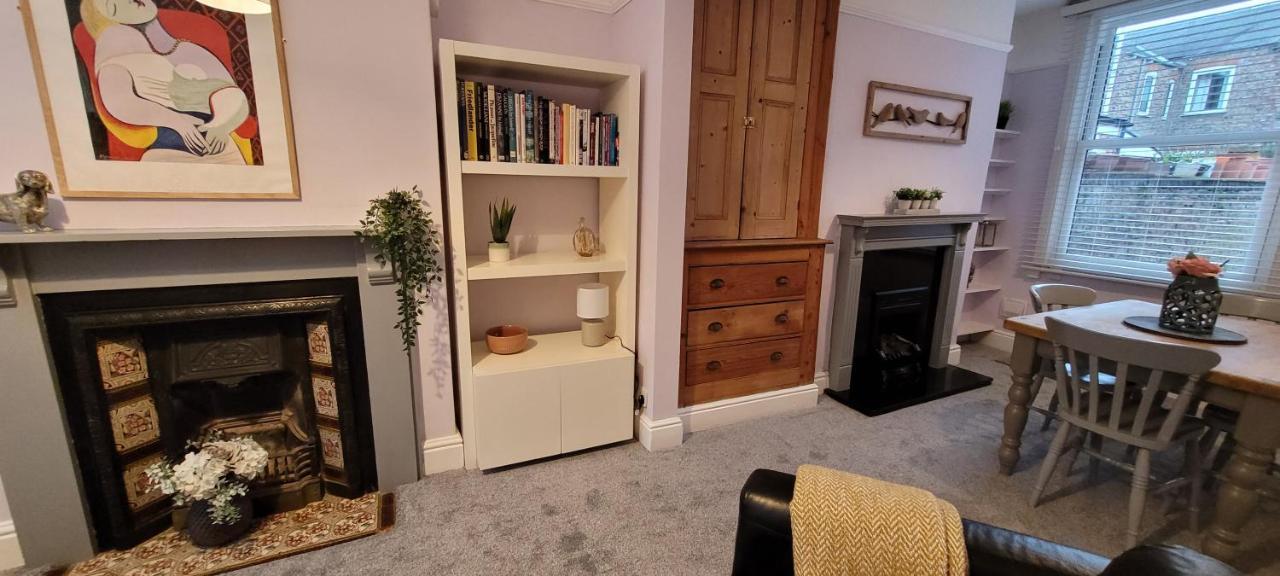 Hartoft St - 2 Bed Near River York Dış mekan fotoğraf