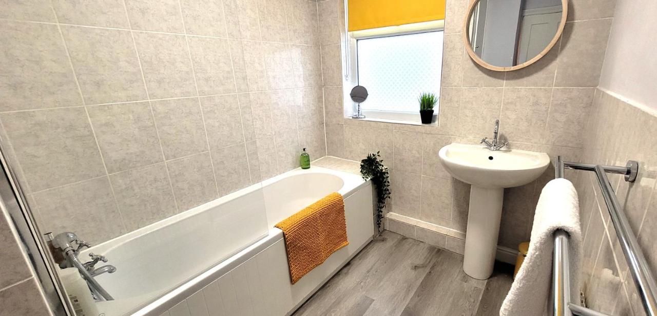 Hartoft St - 2 Bed Near River York Dış mekan fotoğraf