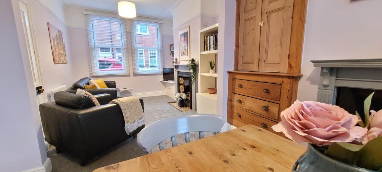 Hartoft St - 2 Bed Near River York Dış mekan fotoğraf