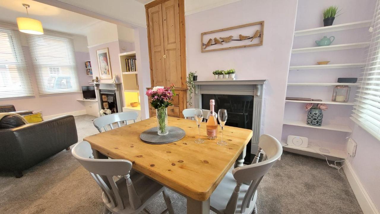 Hartoft St - 2 Bed Near River York Dış mekan fotoğraf