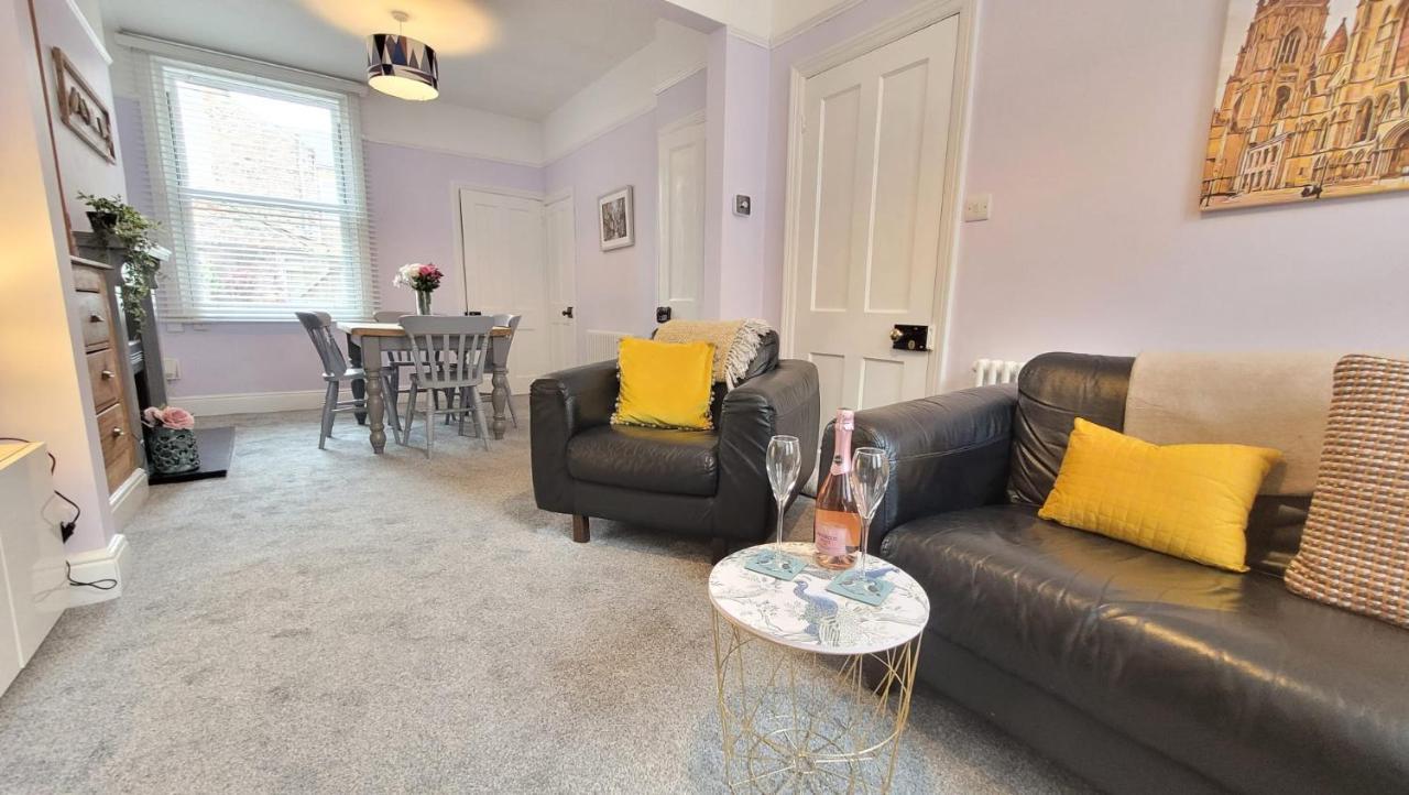 Hartoft St - 2 Bed Near River York Dış mekan fotoğraf